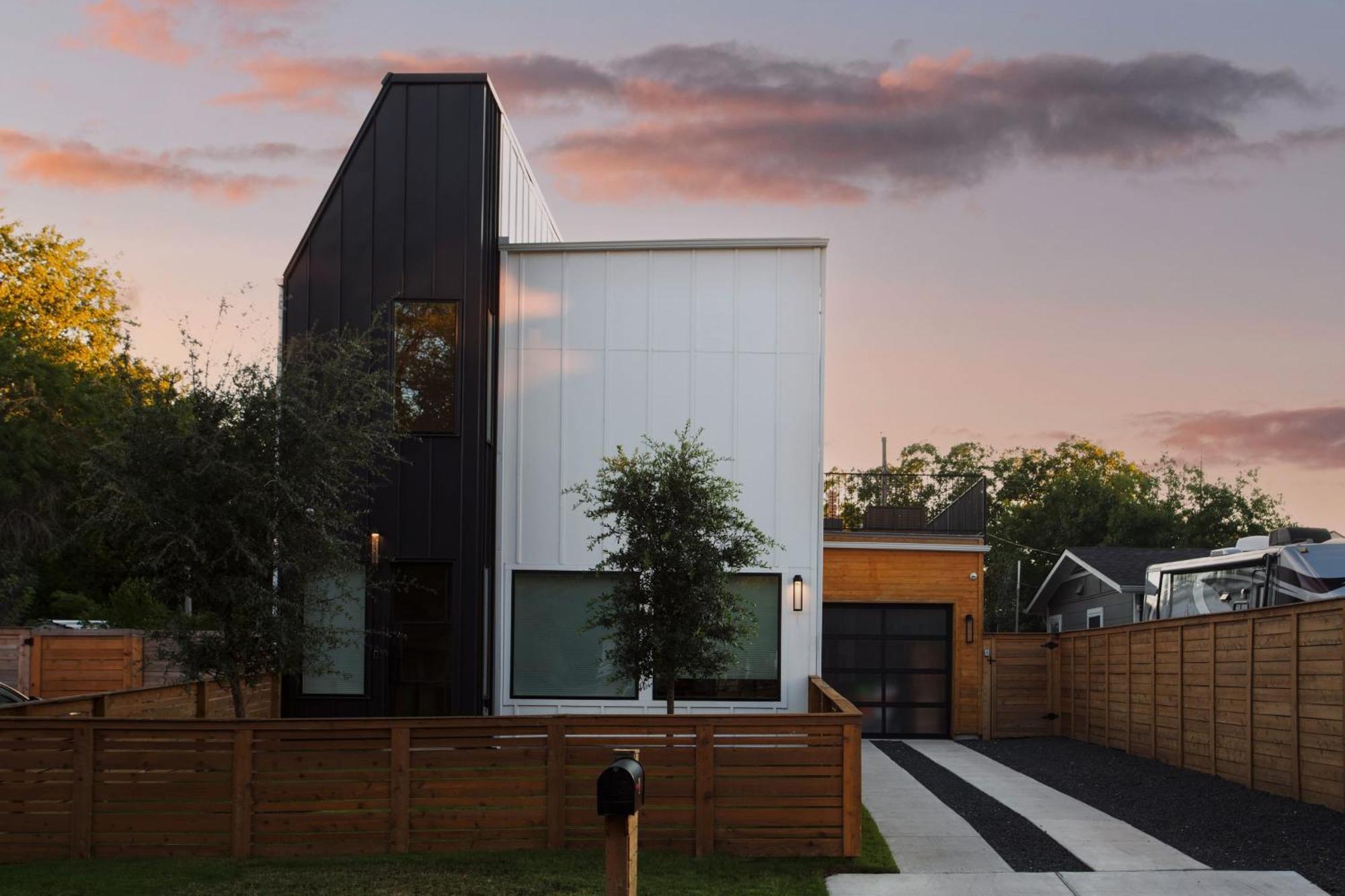 Melody By Avantstay Peloton Included Sleek Home Austin Exterior foto